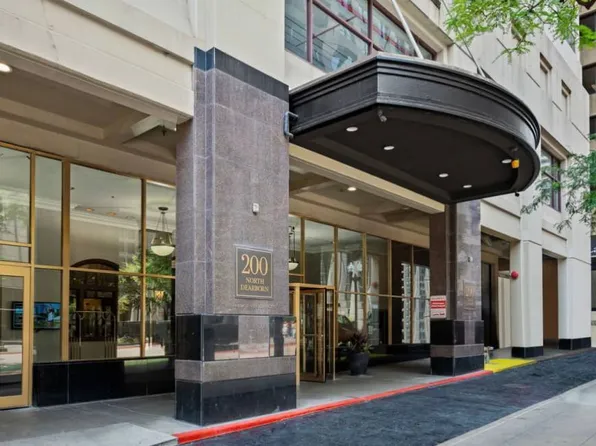 200 N Dearborn St Unit 2208, Chicago, IL 60601
