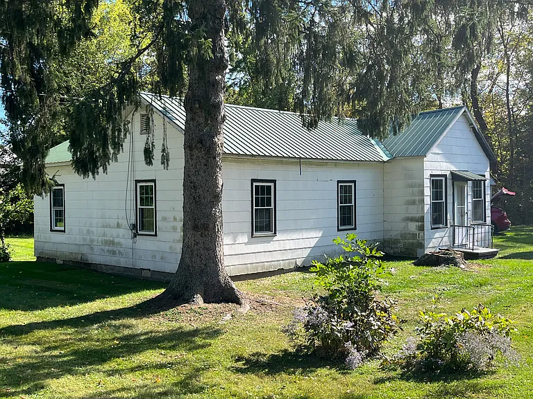 2112 State Route 32 — Photo 1