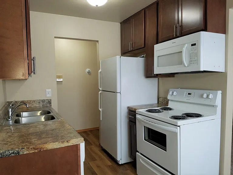 5851 2nd St NE — Photo 3