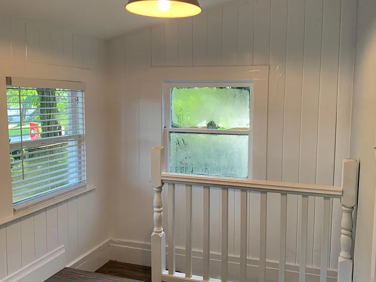 202 W Emma St — Photo 12