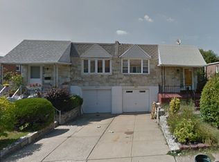 9818 Montour St, Philadelphia, PA 19115
