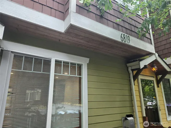 6819 Weedin Place NE, Seattle, WA 98115