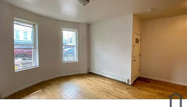 3 bed, 1000 sqft, $3,551 — Photo 1