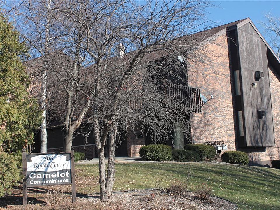 206 Royal Ct. Appleton