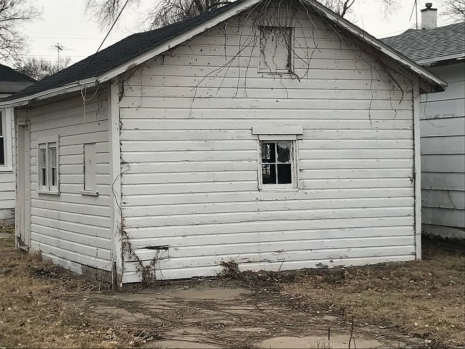2nd image of 409 E Division St