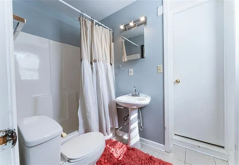 547 Westmeath Dr SW — Photo 17