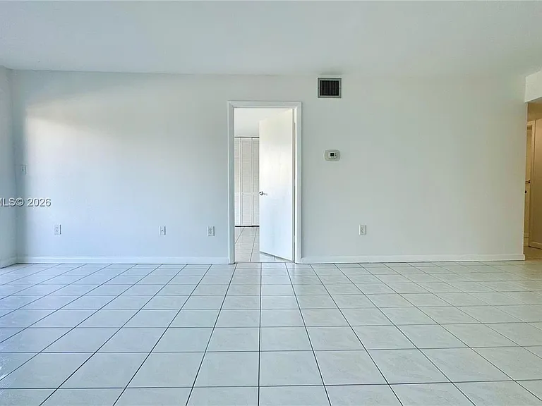 130 S Shore Dr #4B — Photo 7