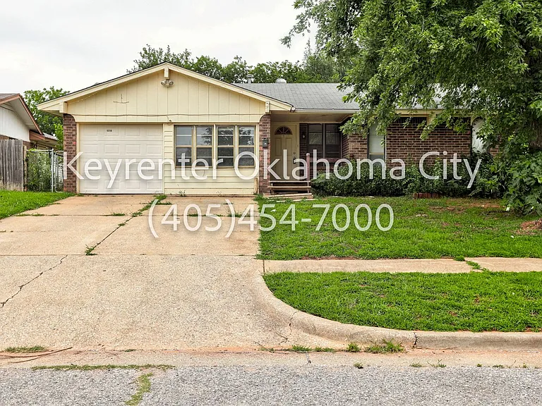 5316 S Briarwood Dr — Photo 1