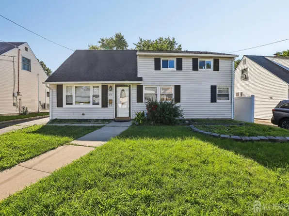 89 Homes Park Ave, Iselin, NJ 08830