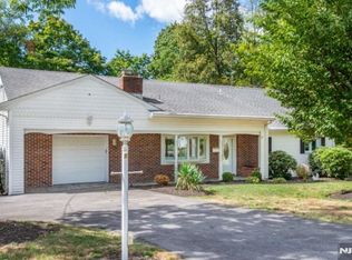 9 Forest Ter, Wayne, NJ 07470