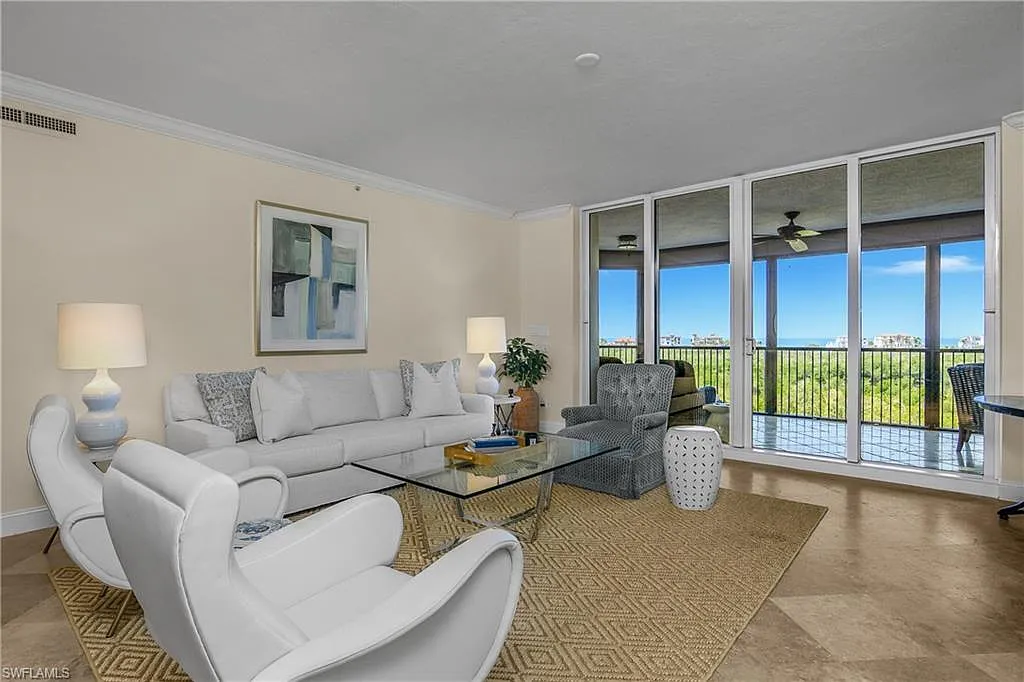 3 bed, 2.5 bath, 2675 sqft, $22,000 — Photo 2