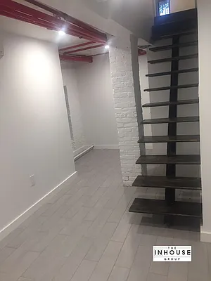 Rented by The InHouse Group | media 37