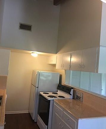 2nd image of 1511 Shoal Creek Blvd APT G