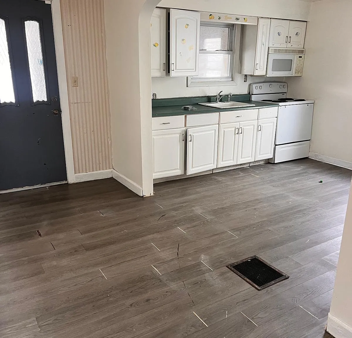 3 bed, 1080 sqft, $1,450 — Photo 3