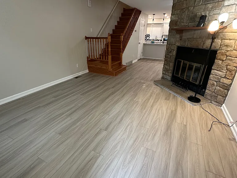 9038 W Dartmouth Pl — Photo 2
