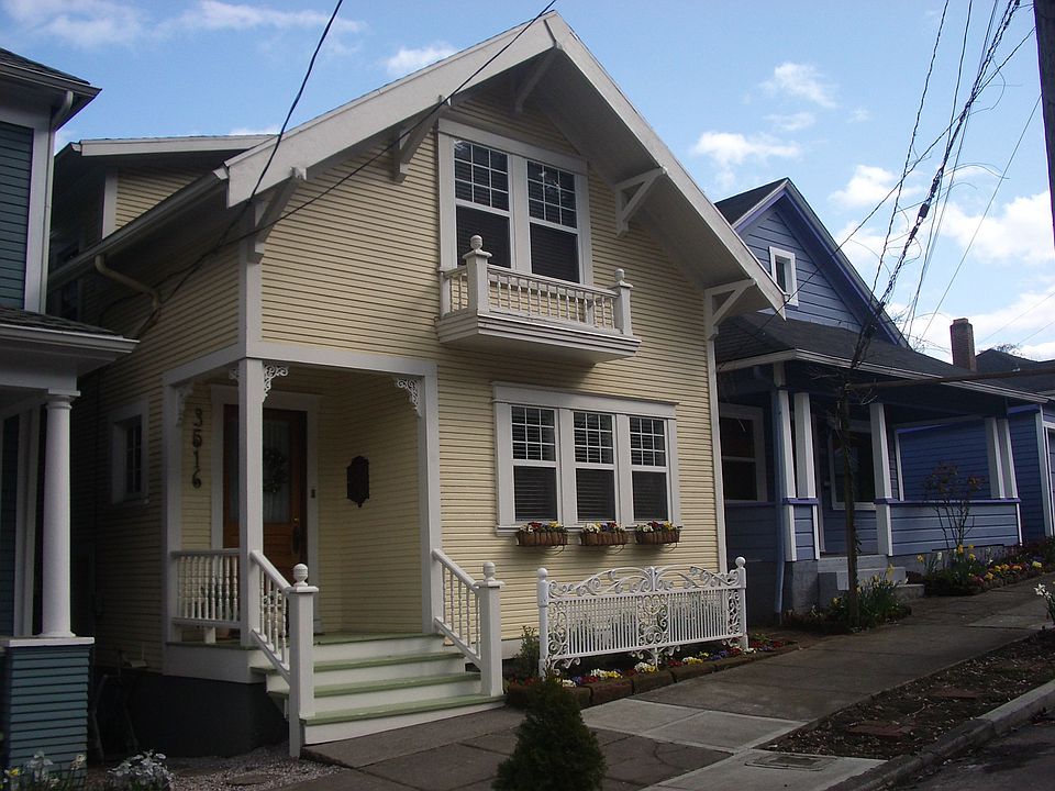 Beautifully restored 1910 Victorian