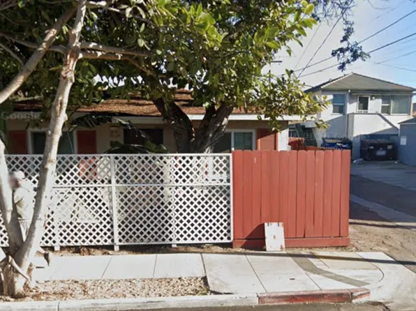 2081 Bacon St, San Diego, CA 92107