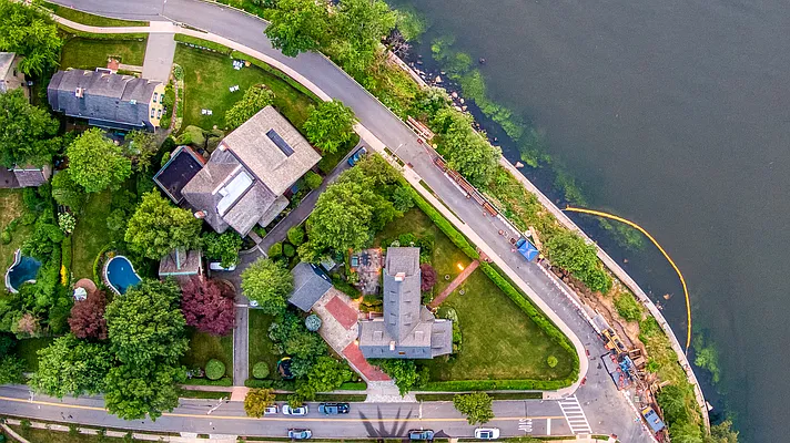 Sold by Century 21 American Homes | media 35