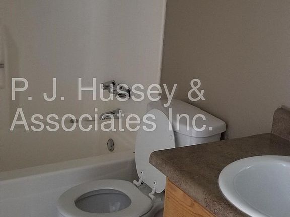 4th image of 8319 N 60th Dr