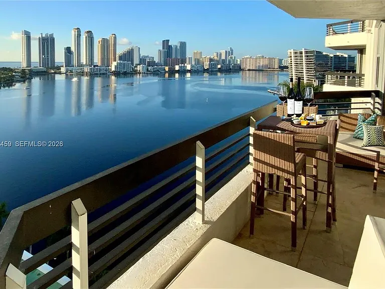 3530 Mystic Pointe Dr #1714 — Photo 2