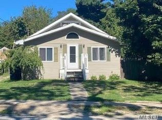 775 Legion Ave, Mattituck, NY 11952
