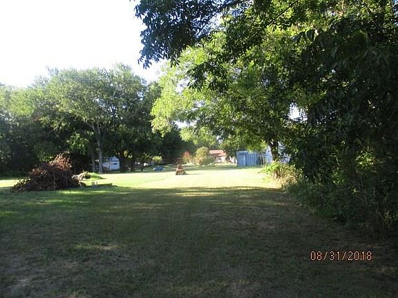 3rd image of 1132 Lakewood Cir