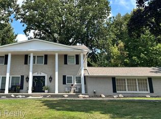 1273 Kennebec Rd, Grand Blanc, MI 48439