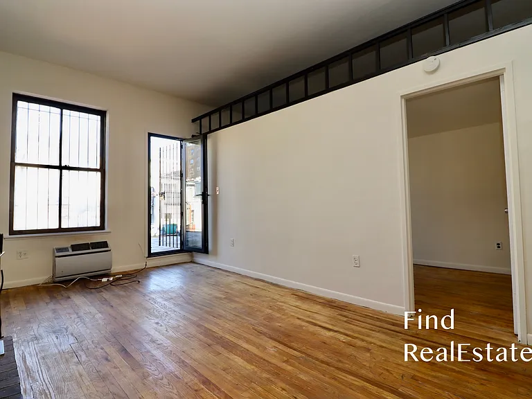 39 W 74th St #PHB — Photo 11
