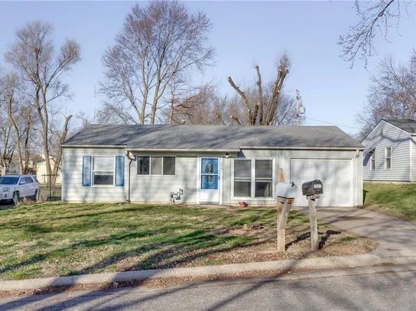 3308 Mohawk Ln, Saint Joseph, MO 64503