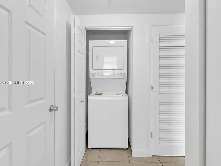 140 S Dixie Hwy #810 — Photo 22