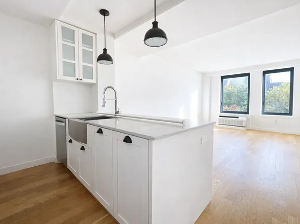 409 Eastern Parkway image 1 of 15