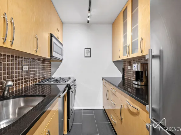 180 West End Avenue image 6 of 9