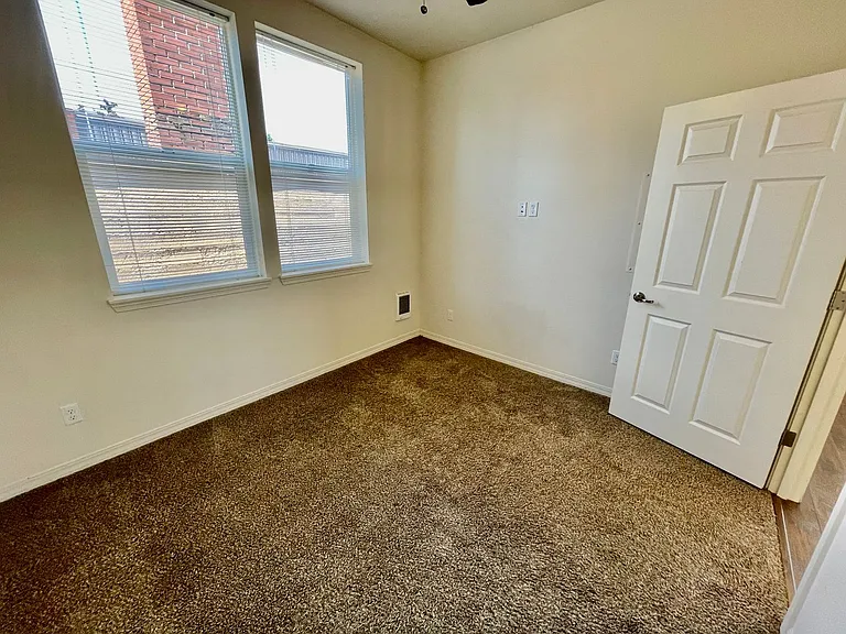 JC0442 - Provi — Photo 10