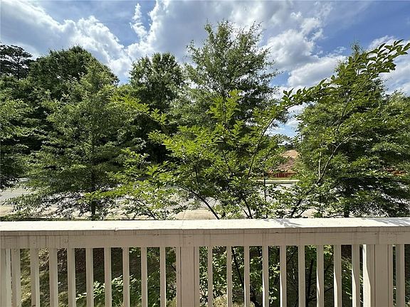 3rd image of 521 Headwind Way