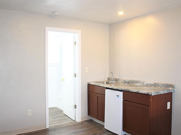 4th image of 1351 Columbia Ave W #8ufxhh3sd