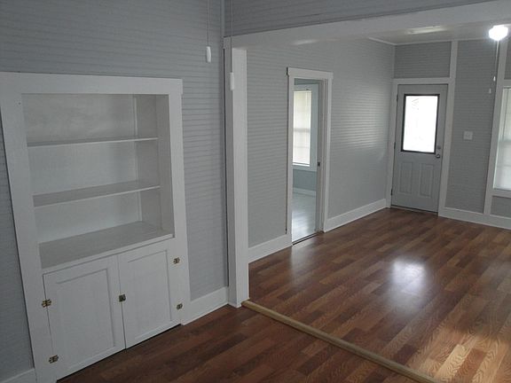3rd image of 13707 22nd St