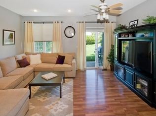 546 Gunnison Ct, Gilberts, IL 60136