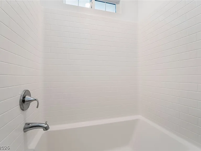 3952 Henny Ave — Photo 23