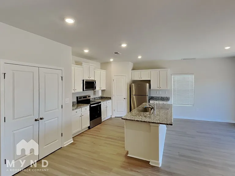 110 Lightning Dr — Photo 3