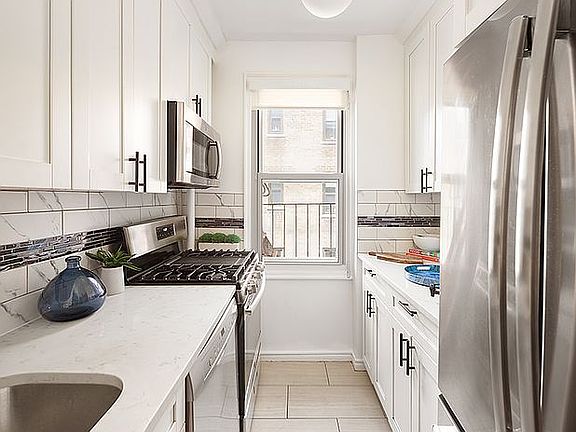 5th image of 300 W 53rd St APT 5B