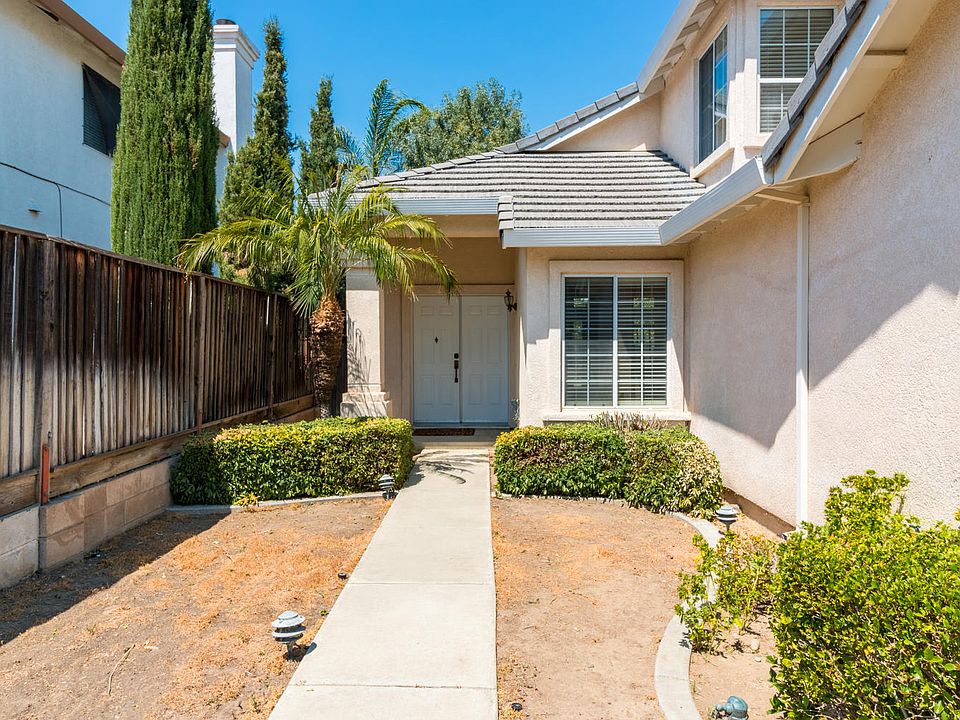 2nd image of 1385 Pickford Ct