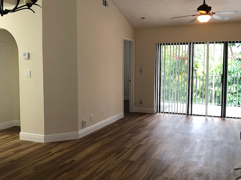 10111 W Sunrise Blvd #303 — Photo 8
