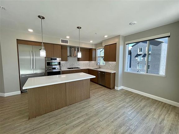 2nd image of 1746 Columbia St #309