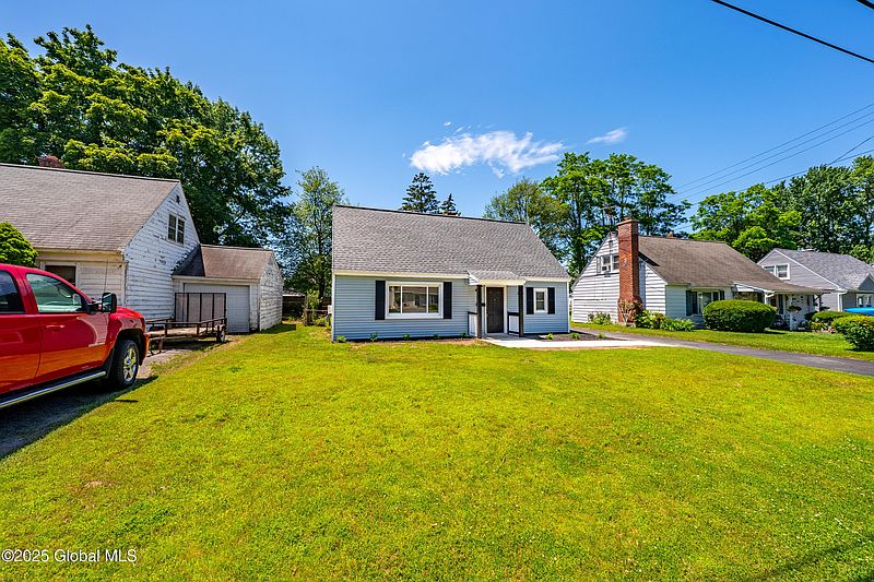 5th image of 2095 Fiero Avenue
