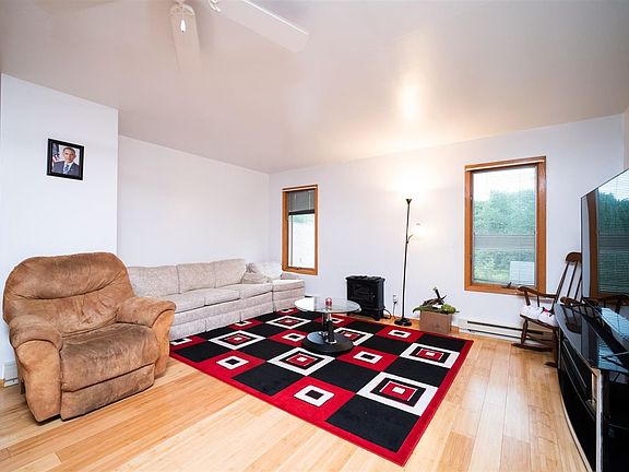 4th image of 123 Alder Ave #A