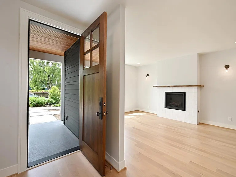 2910 9th Ave W — Photo 6