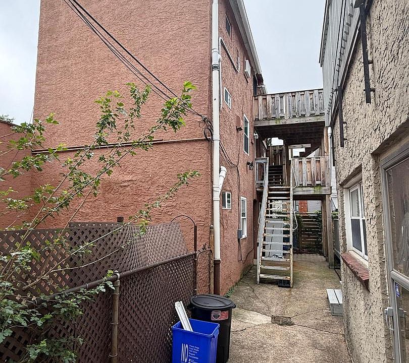 1st image of 1224 E Columbia Rear Ave