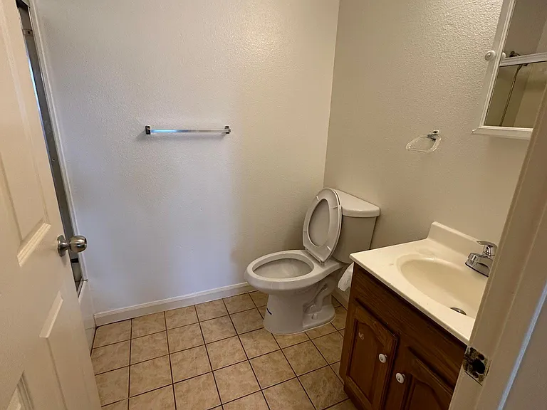 2823 High St #B — Photo 15