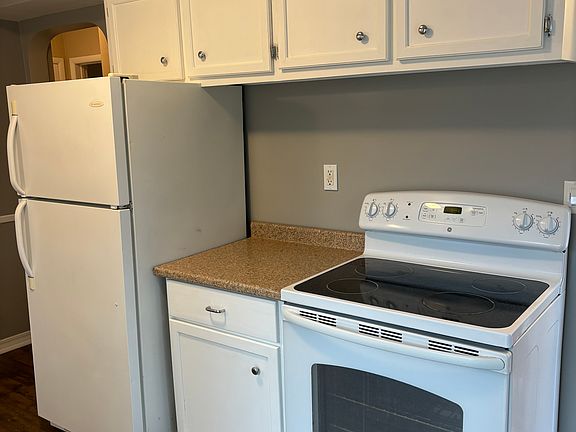 4th image of 930 Muriel St SW