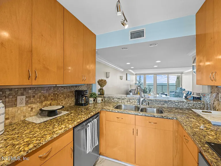 2100 Ocean Dr #Penthouse 2 — Photo 66